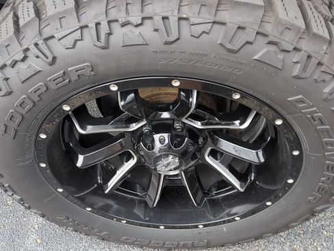 Used 2018 Chevrolet Silverado 1500 LT w/ LPO, Black Pack AWD/4WD image 7