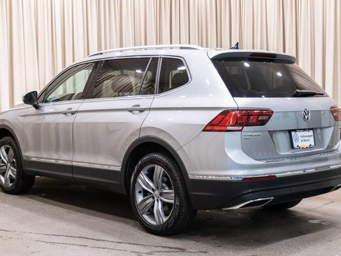 Used 2020 Volkswagen Tiguan SEL AWD/4WD image 3