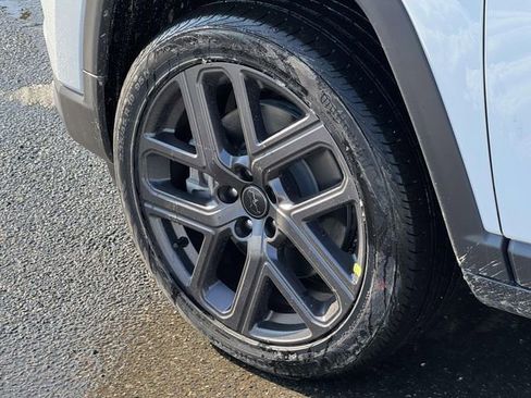 New 2026 Jeep Compass Latitude AWD/4WD image 7