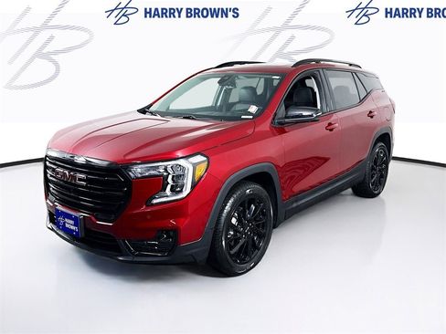 Used 2024 GMC Terrain SLT w/ Infotainment Package II image 1