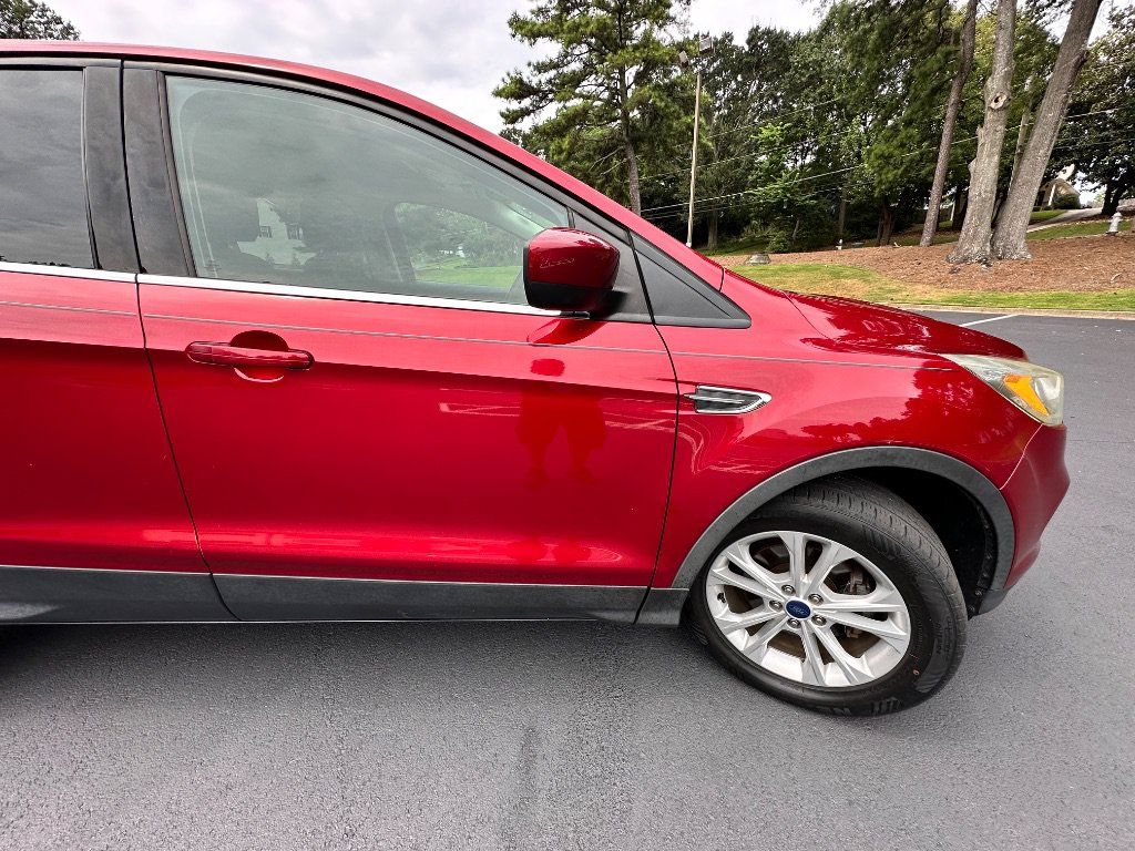 Used 2017 Ford Escape SE FWD image 11