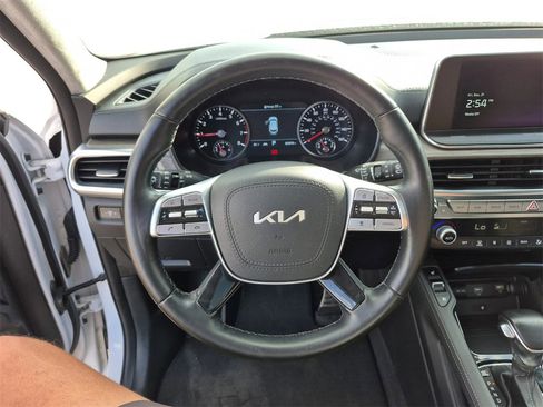 Used 2022 Kia Telluride SX w/ SX Prestige Package image 18