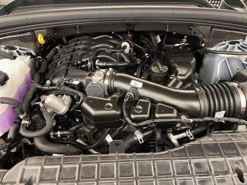 New 2025 Jeep Grand Cherokee L Altitude image 18