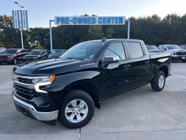 Used 2025 Chevrolet Silverado 1500 LT RWD image 2
