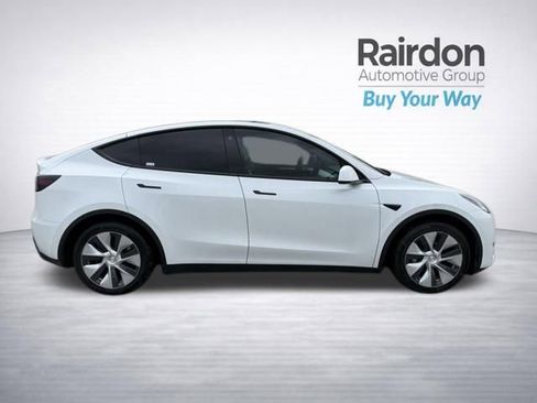 Used 2023 Tesla Model Y Long Range AWD/4WD image 10