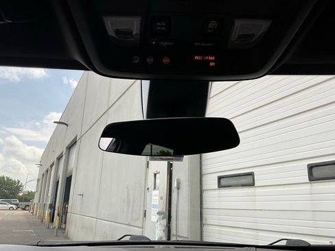 Used 2018 Cadillac XT5 Luxury w/ Driver Awareness Package image 18