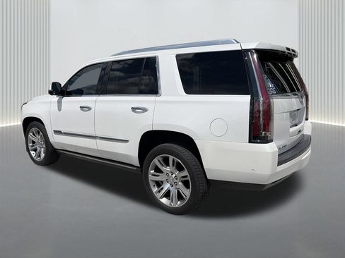 Used 2018 Cadillac Escalade Premium Luxury RWD image 4
