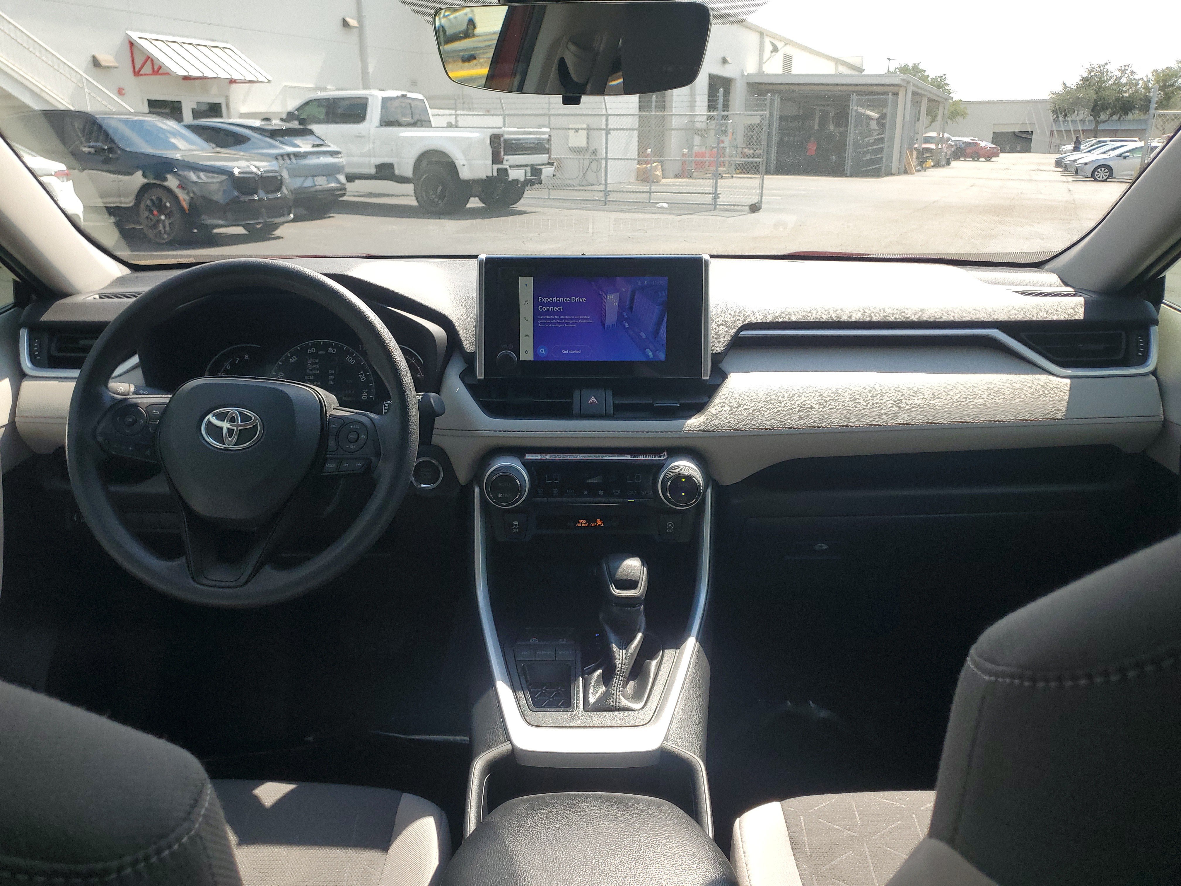 Used 2025 Toyota RAV4 XLE w/ Convenience Package FWD image 17