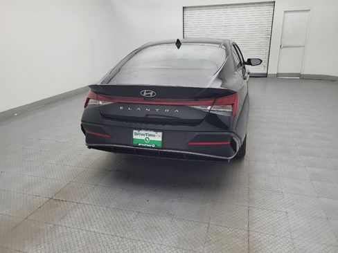 Used 2024 Hyundai Elantra SEL w/ Convenience Package image 7