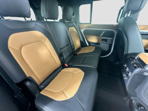 Certified 2023 Land Rover Defender 130 X-Dynamic SE image 31