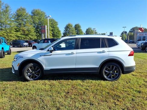 Used 2023 Volkswagen Tiguan SE image 17