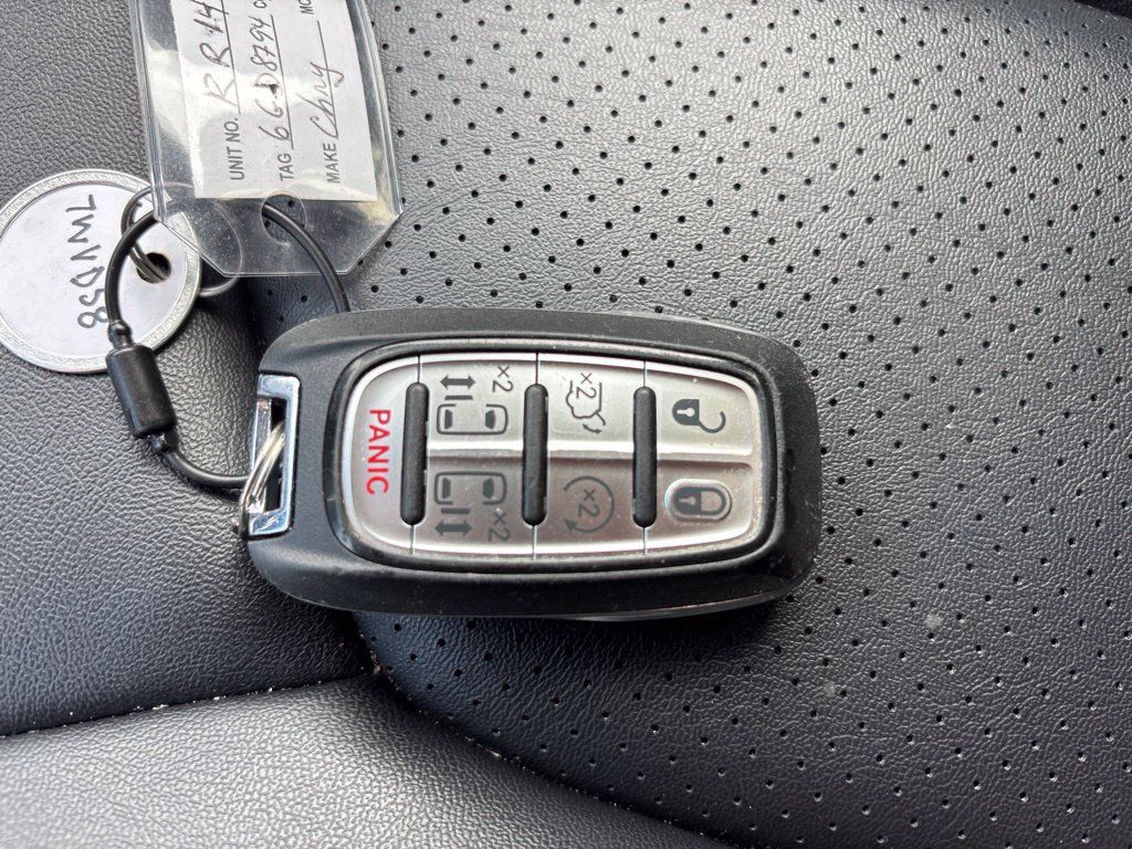 Used 2024 Chrysler Pacifica Touring-L FWD image 29