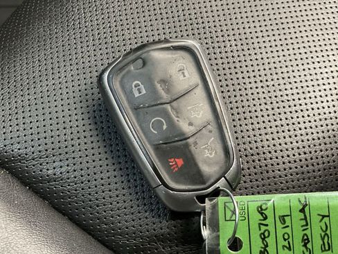 Used 2019 Cadillac Escalade Luxury image 30