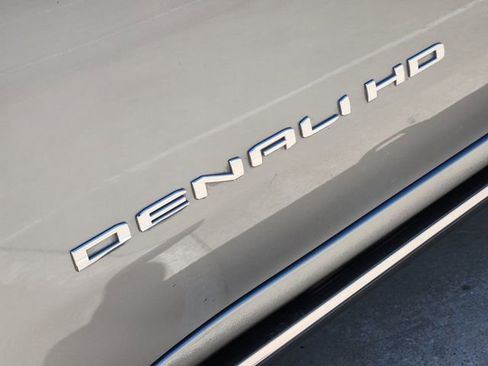 Used 2025 GMC Sierra 2500 Denali w/ Denali Reserve Package AWD/4WD image 12