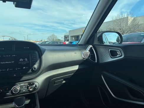 Used 2025 Kia Soul LX w/ LX Technology Package image 33