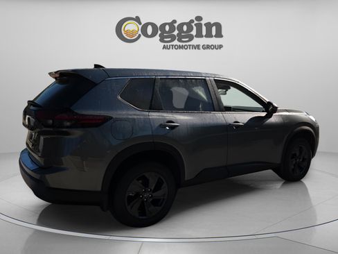 New 2026 Nissan Rogue SV FWD image 5