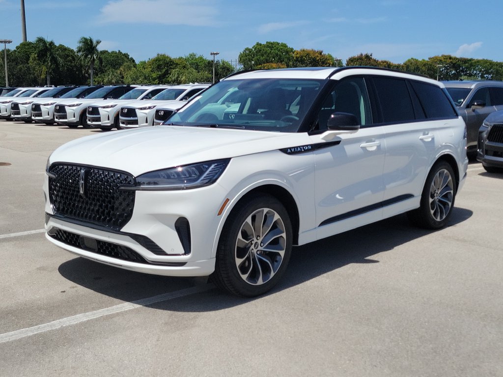 New 2026 Lincoln Aviator 2WD image 2