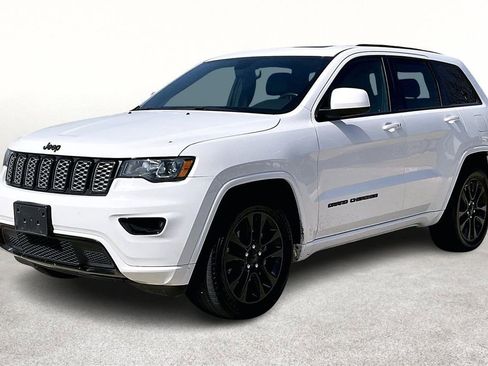 Used 2018 Jeep Grand Cherokee Altitude image 41