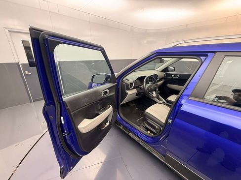 Used 2023 Hyundai Venue SEL image 8