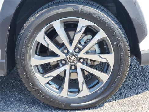 Certified 2022 Toyota Corolla Cross XLE w/ Convenience Package image 8