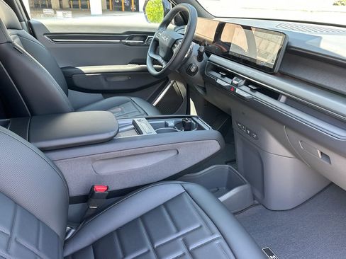 New 2026 Kia EV9 Land AWD/4WD image 14