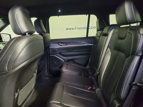 Used 2024 Jeep Grand Cherokee L Limited w/ Luxury Tech Group II image 34