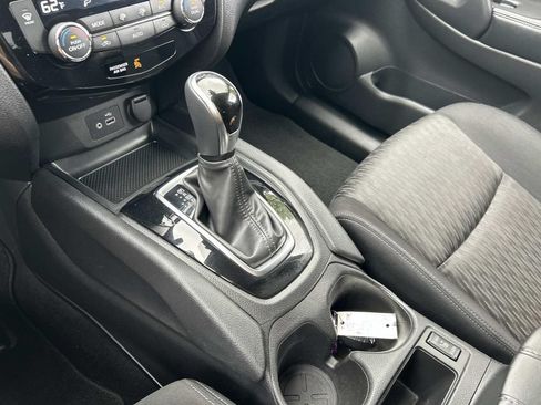 Used 2020 Nissan Rogue SV AWD/4WD image 33