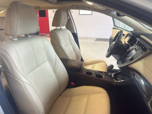 Used 2015 Toyota Avalon XLE Touring image 22