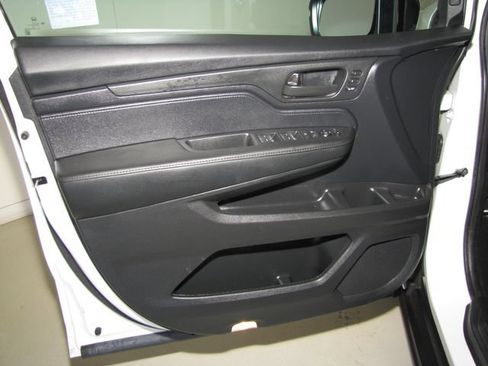 Certified 2025 Honda Odyssey EX-L image 11