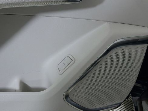 Used 2024 GMC Acadia Denali w/ Super Cruise Package image 21