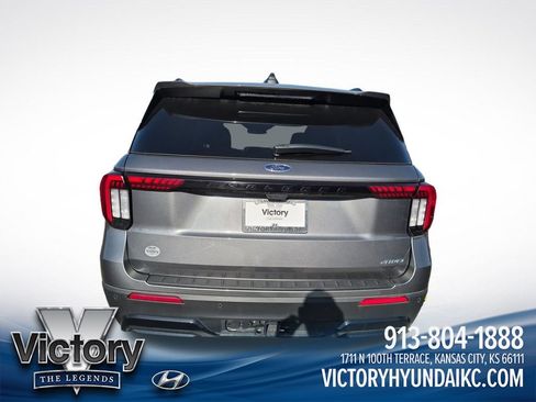 Used 2025 Ford Explorer ST-Line AWD/4WD image 4