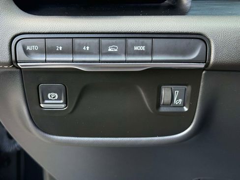 Used 2024 Cadillac Escalade ESV Luxury AWD/4WD image 30