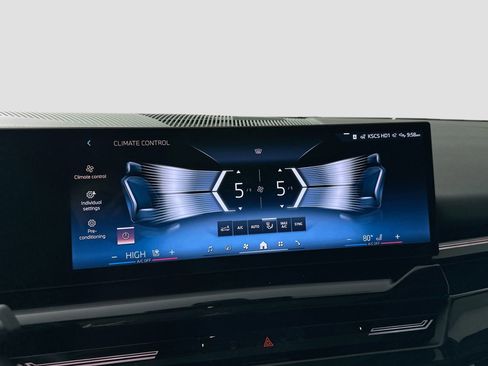 Certified 2025 BMW 530i xDrive w/ Executive Package image 25