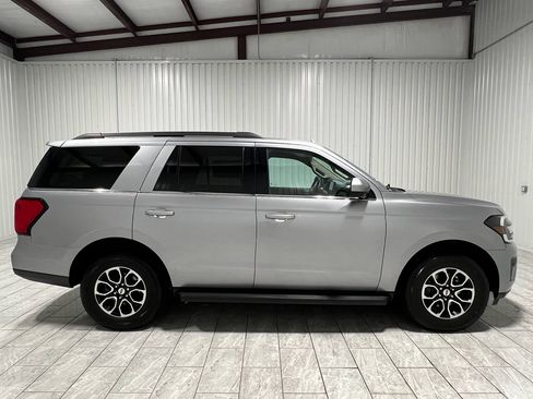 Used 2022 Ford Expedition XLT image 6