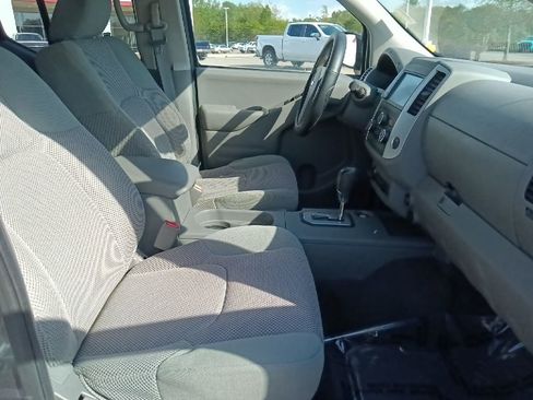 Used 2021 Nissan Frontier SV w/ Midnight Edition Floor Mats AWD/4WD image 30