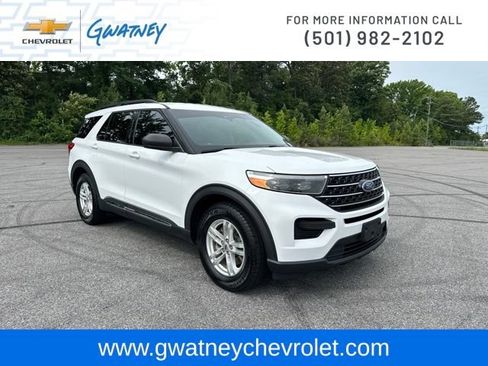 Used 2020 Ford Explorer XLT RWD image 3