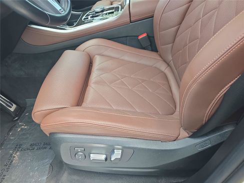 Used 2024 BMW X5 xDrive40i w/ M Sport Package AWD/4WD image 17