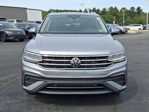 Certified 2022 Volkswagen Tiguan SE w/ Panoramic Sunroof Package image 2