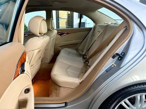 Used 2008 Mercedes-Benz E 350 Luxury image 20
