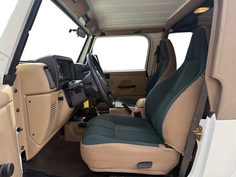 Used 1999 Jeep Wrangler Sahara image 9