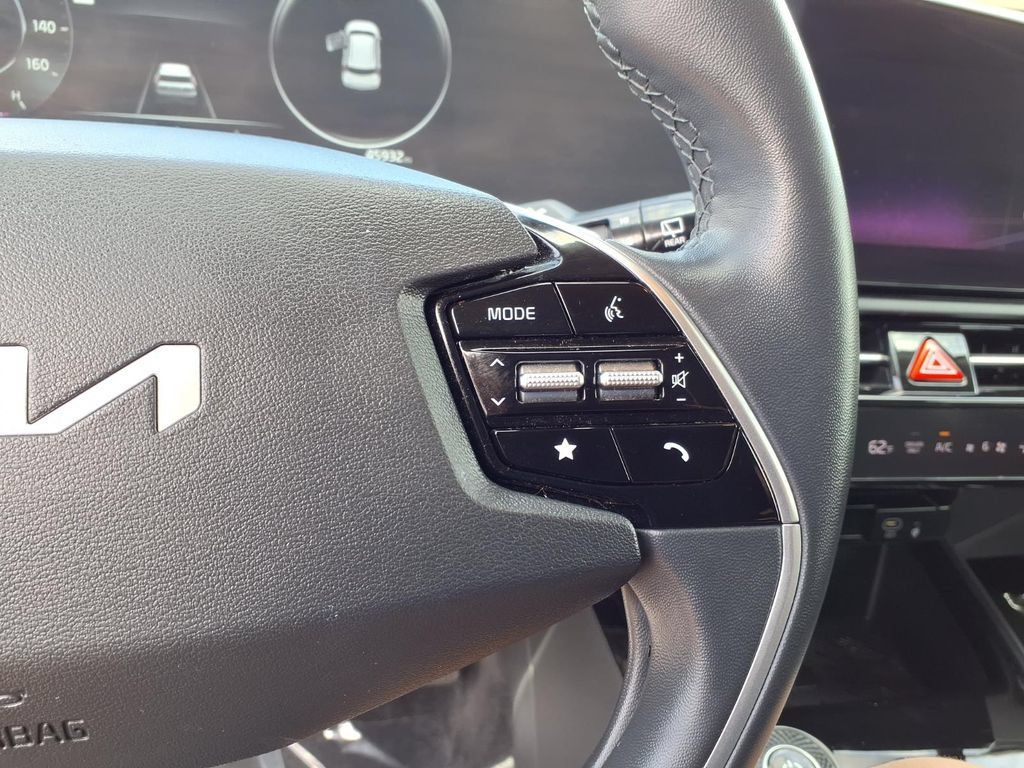 Certified 2023 Kia Niro Wind FWD image 16
