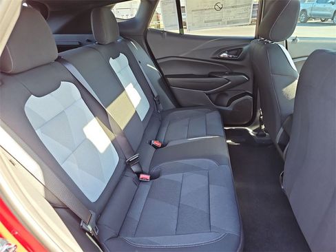 New 2026 Chevrolet Trax RS w/ Sunroof Package image 18