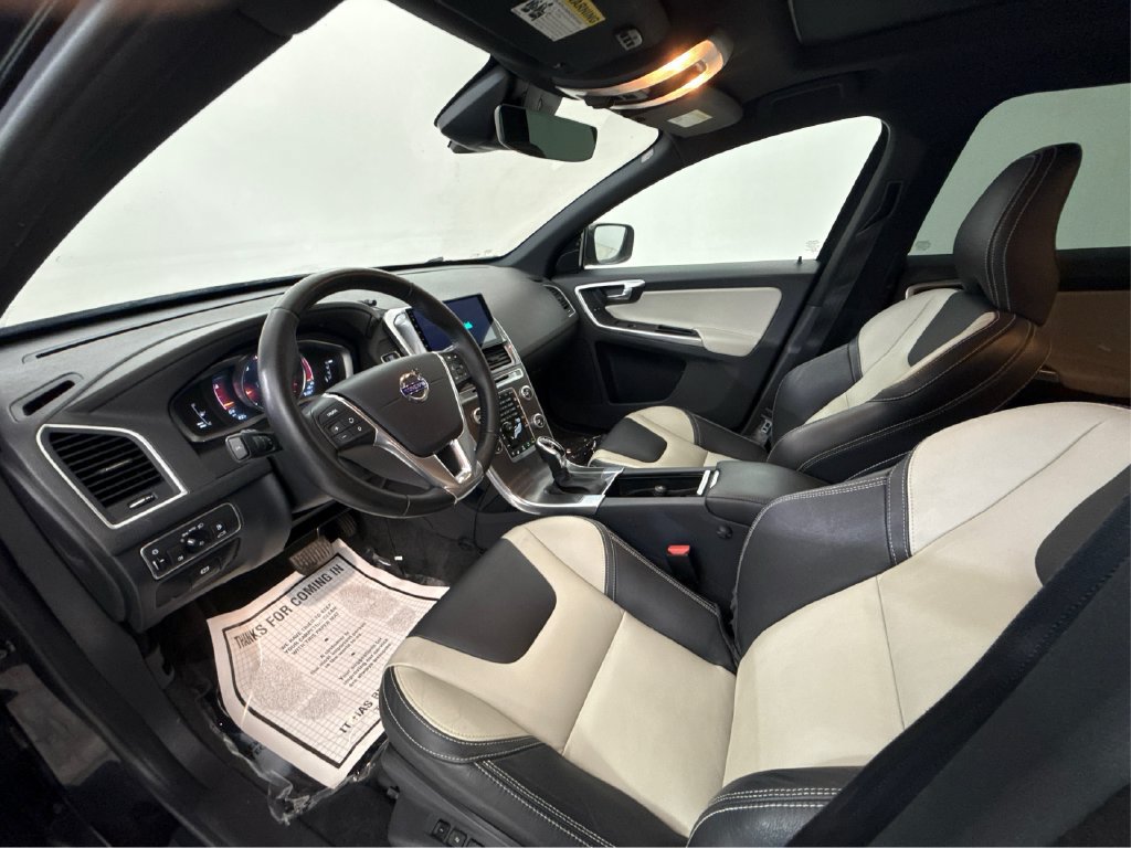 Used 2016 Volvo XC60 T6 w/ Climate Package AWD/4WD image 38