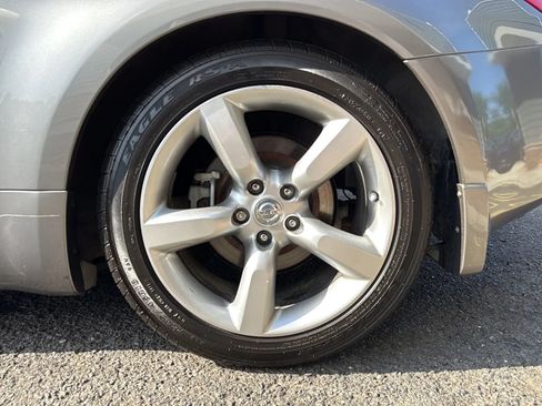 Used 2007 Nissan 350Z Touring RWD image 10