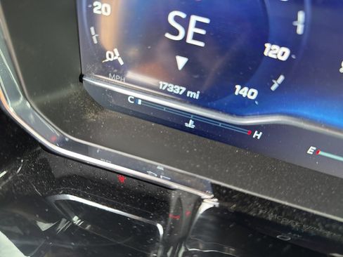 Used 2022 Chevrolet Silverado 1500 ZR2 w/ Technology Package image 22