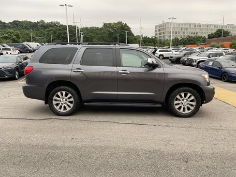 Used 2014 Toyota Sequoia Limited AWD/4WD image 7