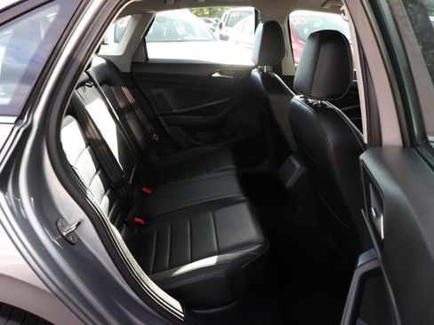 Used 2024 Volkswagen Jetta SE FWD image 13