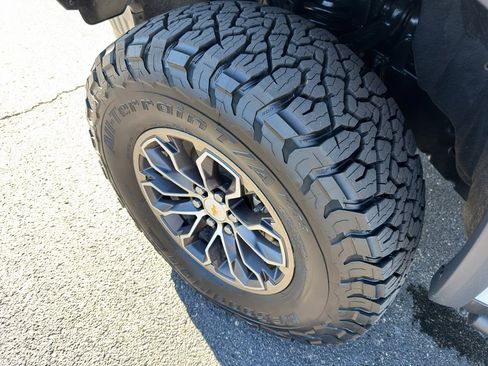 Used 2019 Chevrolet Colorado ZR2 image 9