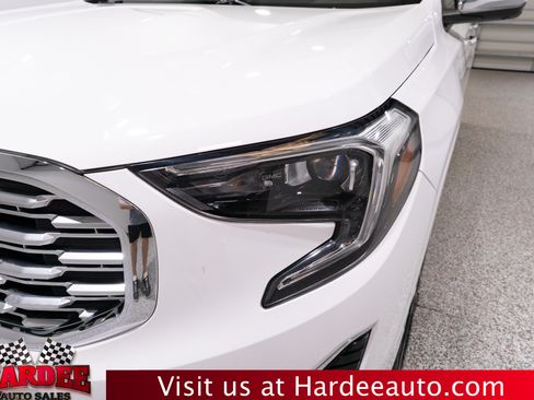 Used 2020 GMC Terrain Denali w/ Denali Premium Package AWD/4WD image 8