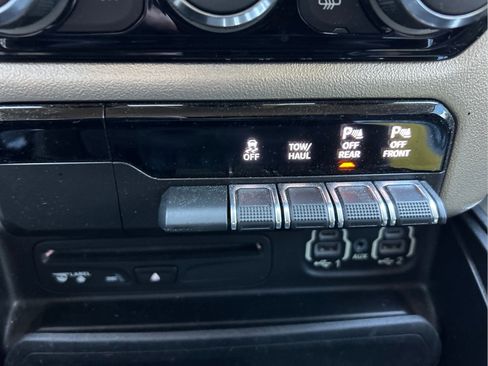 Certified 2019 RAM 1500 Laramie AWD/4WD image 32
